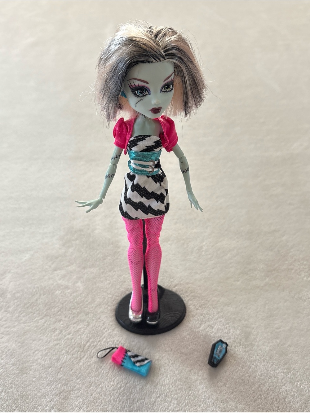 2008 Mattel Monster High Frankie Stein Dawn of Dance Doll and Accessories - READ